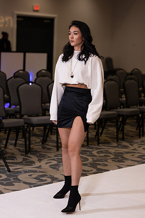 Charlotte Seen Fashion show November 2020-0386