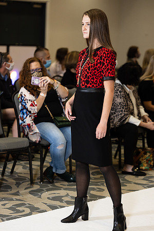 Charlotte Seen Fashion show November 2020-0615