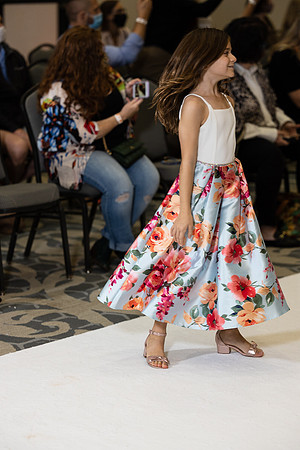Charlotte Seen Fashion show November 2020-0525