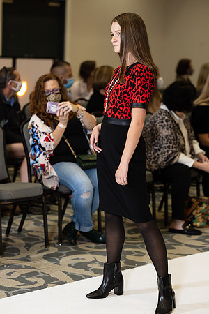 Charlotte Seen Fashion show November 2020-0613