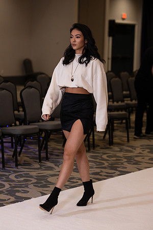 Charlotte Seen Fashion show November 2020-0380
