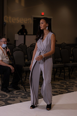 Charlotte Seen Fashion show November 2020-0350