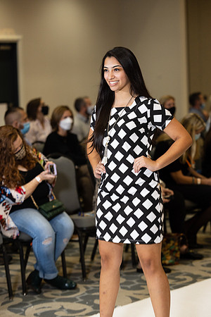 Charlotte Seen Fashion show November 2020-0754