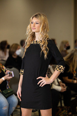 Charlotte Seen Fashion show November 2020-0733