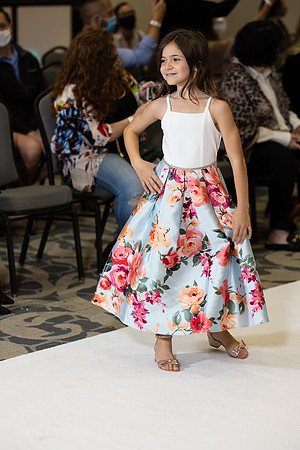 Charlotte Seen Fashion show November 2020-0523