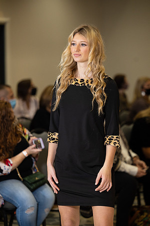 Charlotte Seen Fashion show November 2020-0736