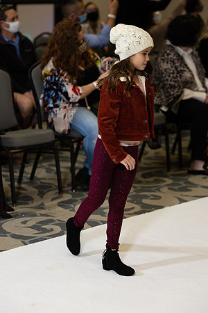 Charlotte Seen Fashion show November 2020-0517
