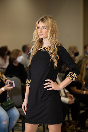 Charlotte Seen Fashion show November 2020-0732