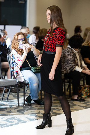 Charlotte Seen Fashion show November 2020-0614