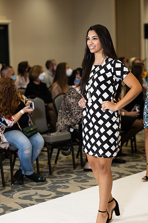 Charlotte Seen Fashion show November 2020-0759