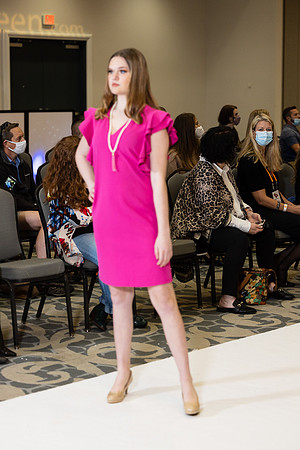 Charlotte Seen Fashion show November 2020-0724