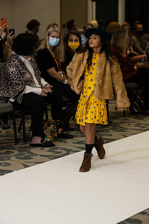 Charlotte Seen Fashion show November 2020-0526