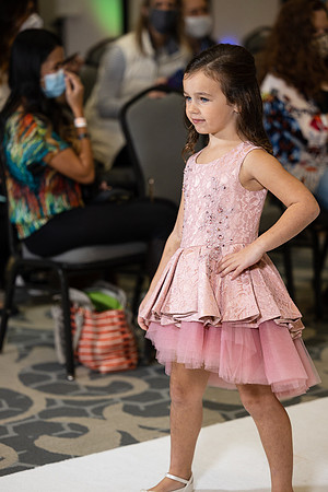 Charlotte Seen Fashion show November 2020-0455