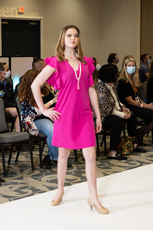Charlotte Seen Fashion show November 2020-0726