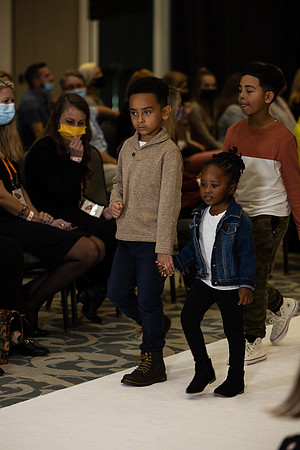Charlotte Seen Fashion show November 2020-0535