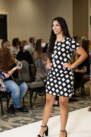 Charlotte Seen Fashion show November 2020-0758