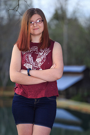 Kelly Isbill Senior Portraits-020