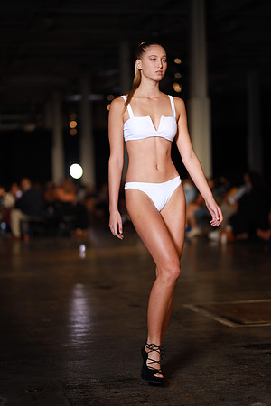 Charlotte Seen Fashion Week 2021-0007