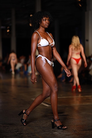 Charlotte Seen Fashion Week 2021-0053