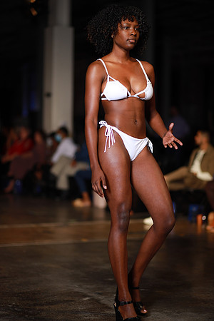 Charlotte Seen Fashion Week 2021-0056