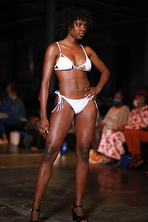 Charlotte Seen Fashion Week 2021-0057