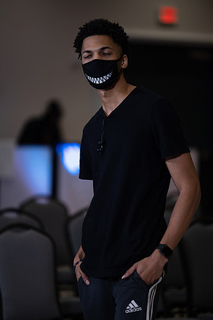 Charlotte Seen Fashion show November 2020-0322