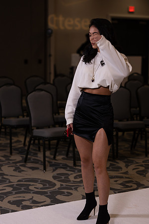 Charlotte Seen Fashion show November 2020-0340