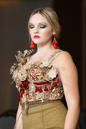 Charlotte Seen Fashion show November 2020-1939