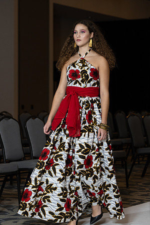 Charlotte Seen Fashion show November 2020-1943