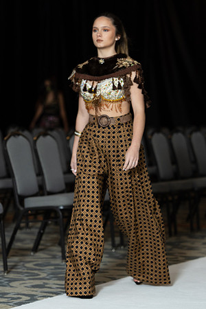 Charlotte Seen Fashion show November 2020-1975