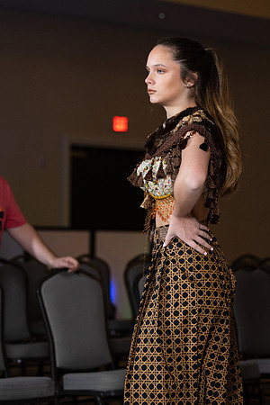 Charlotte Seen Fashion show November 2020-1978