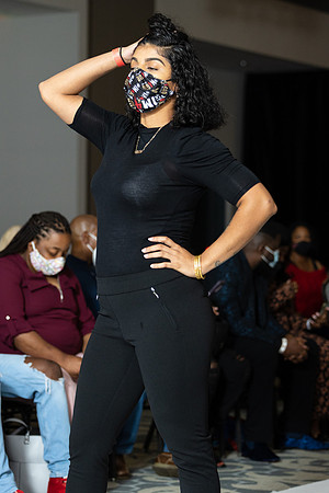 Charlotte Seen Fashion show November 2020-1999