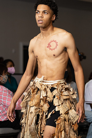 Charlotte Seen Fashion show November 2020-2014