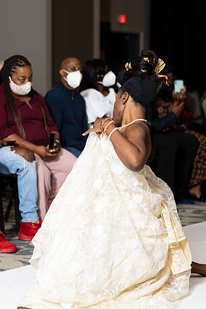 Charlotte Seen Fashion show November 2020-2021