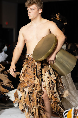 Charlotte Seen Fashion show November 2020-2033