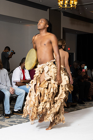 Charlotte Seen Fashion show November 2020-2039