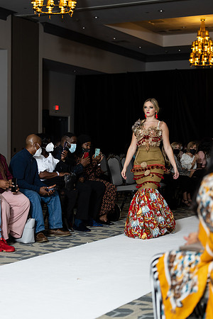 Charlotte Seen Fashion show November 2020-2042