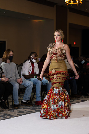 Charlotte Seen Fashion show November 2020-2046