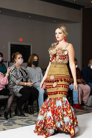 Charlotte Seen Fashion show November 2020-2047