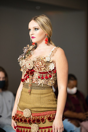 Charlotte Seen Fashion show November 2020-2050