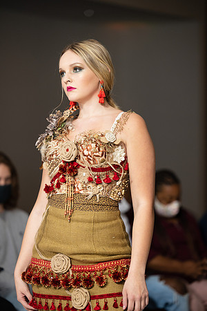 Charlotte Seen Fashion show November 2020-2051
