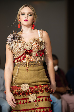 Charlotte Seen Fashion show November 2020-2052