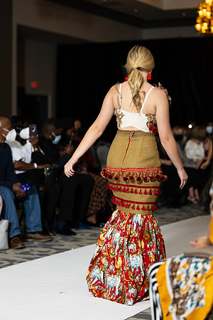 Charlotte Seen Fashion show November 2020-2054