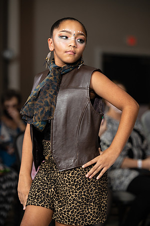 Charlotte Seen Fashion show November 2020-2061