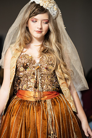Charlotte Seen Fashion show November 2020-2067