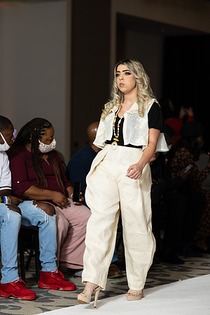 Charlotte Seen Fashion show November 2020-2069