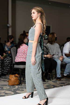 Charlotte Seen Fashion show November 2020-2078
