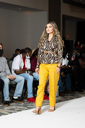 Charlotte Seen Fashion show November 2020-2080