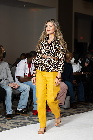 Charlotte Seen Fashion show November 2020-2081