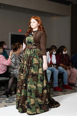 Charlotte Seen Fashion show November 2020-2086